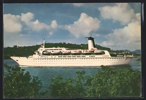AK Passagierschiff MV Cunard Adventurer vor der Küste