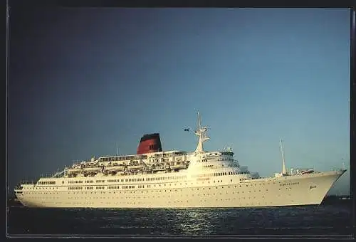 AK Passagierschiff Vistafjord der Cunard Line vor der Küste