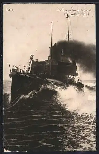 AK Hochsee-Torpedoboot in voller Fahrt, Kriegsschiff