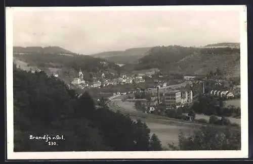 AK Brandýs n. Orl., Panorama mit Kirche