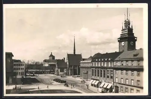 AK Pardubice, Strassenpartie mit Kirche