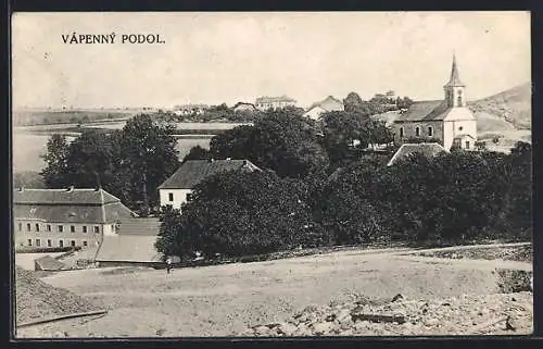 AK Vápenný Podol, Ortsansicht mit der Kirche