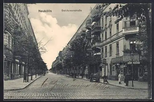 AK Berlin-Neukölln, Colonialwarengeschäft Fritz L. in der Selchowerstrasse Ecke Hermannstrasse