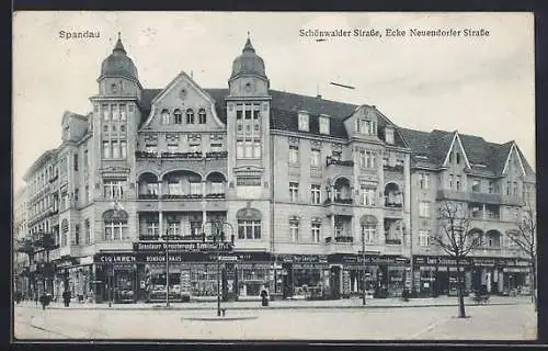 AK Spandau, Schönwalder Strasse Ecke Neuendorfer Strasse mit Geschäften von Hugo Landgraff, Louis Schumann und G. Witt