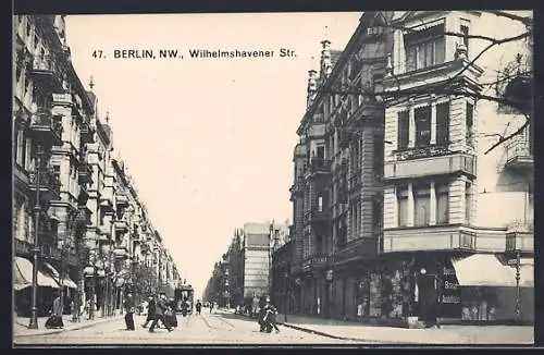 AK Berlin-Moabit, Wilhelmshavener Strasse mit Strassenbahn und Geschäft für Brautausstattung