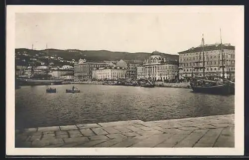 AK Trieste, Riva Tre Novembre dal Molo Audace