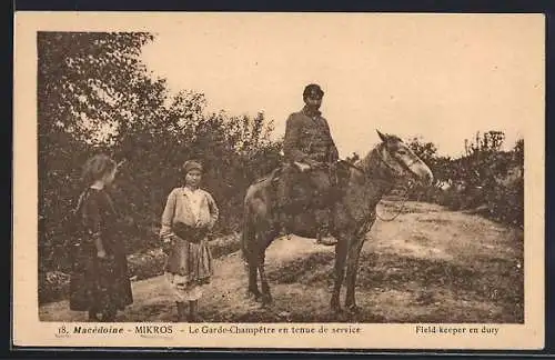 AK Mikros, Macédoine, Le Garde-Champêtre en tenue de service, ein Hilfspolizist zu Pferde