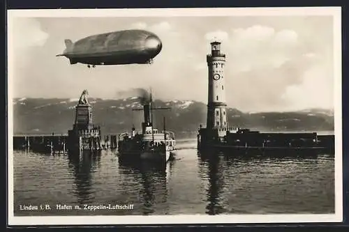 AK Lindau, Zeppelin über dem Hafen, Dampfer passiert den Leuchtturm