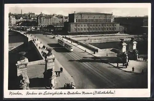 AK München, Strassenbahn auf der Ludwigsbrücke, Deutsches Museum aus der Vogelschau