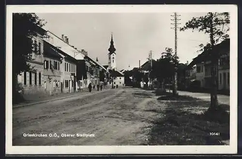 AK Grieskirchen, Oberer Stadtplatz mit Geschäften