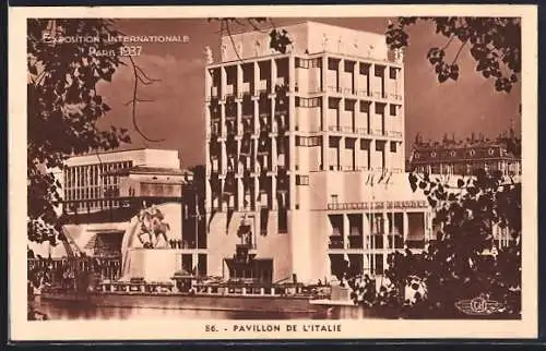 AK Paris, Exposition Internationale 1937, Pavillon de L`Italie, Ausstellung