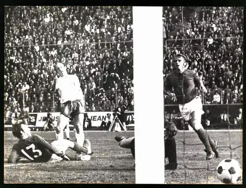 Fotografie Fussball, Uwe Seeler erzielt den letzten Treffer für den Hamburger SV in seinem Abschiedsspiel 1972