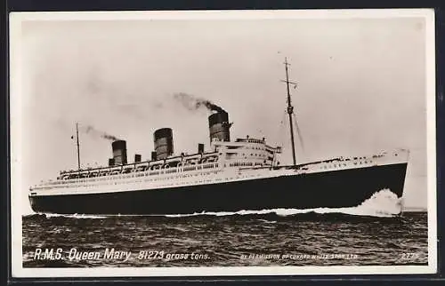 AK Passagierschiff RMS Queen Mary pflügt durchs Wasser, Cunard White Star Liner