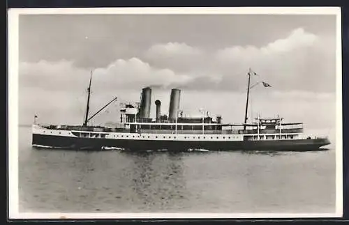 Foto-AK Norddeutscher Llyod Passagierschiff Glückauf auf See