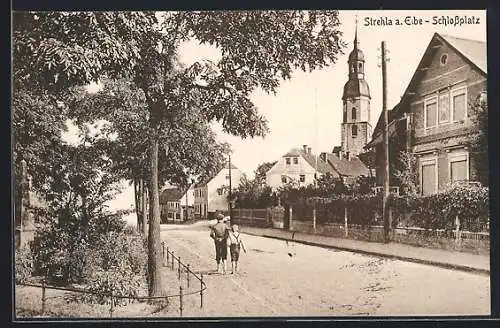 AK Strehla / Elbe, Schlossplatz mit Kirche