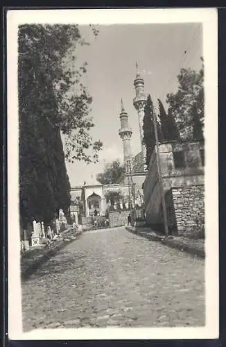 AK Bursa, Moschee und Friedhof