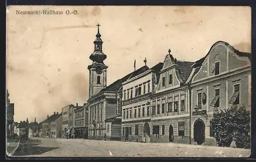AK Neumarkt-Kallham /O.-Ö., Strassenpartie mit Kirche