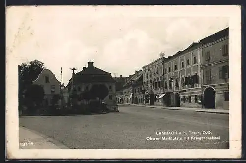 AK Lambach a. d. Traun, Oberer Marktplatz mit Kriegerdenkmal