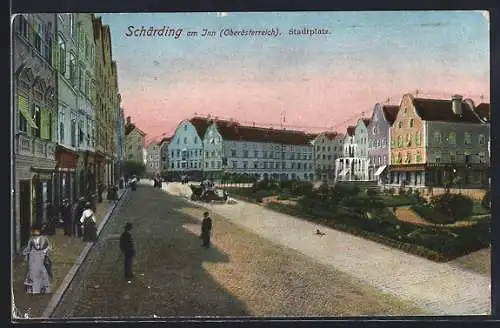 AK Schärding, Stadtplatz mit Springbrunnen und Strasse