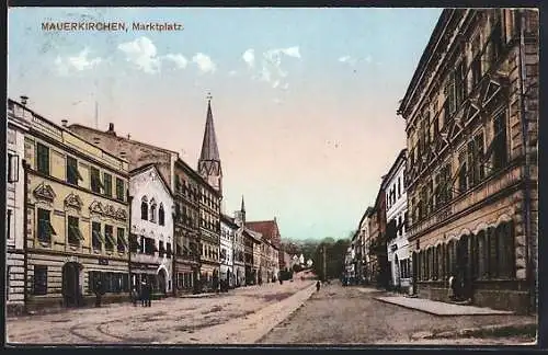 AK Mauerkirchen, Der Marktplatz mit Blick auf den Kirchturm