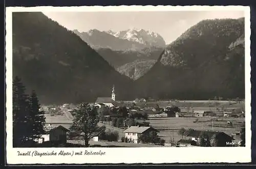 AK Inzell /Bayerische Alpen, Ortsansicht mit Reiteralpe