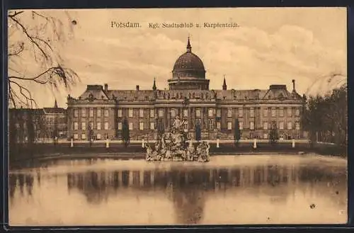 AK Potsdam, Königliches Stadtschloss und Karpfenteich