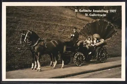 AK St. Gallen, St. Gallische Ausstellung 1927, Kutsche mit Frauen in St. Gallertracht