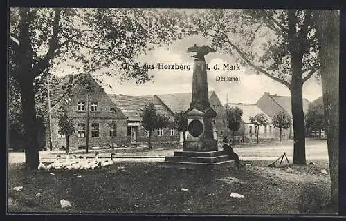 AK Herzberg i. d. Mark, Partie am Denkmal