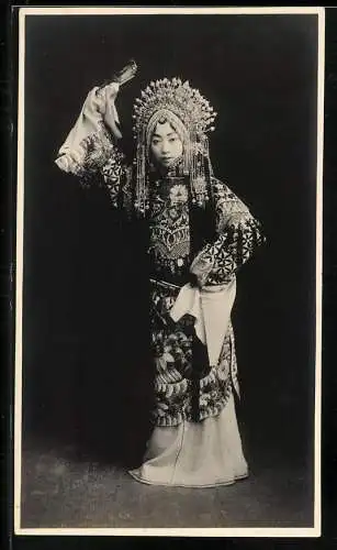 Fotografie unbekannter Fotograf und Ort, Mei Lanfang, chinesischer Operndarsteller an der Peking Oper, 1925