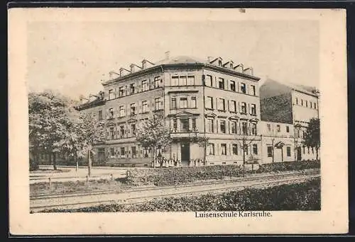 AK Karlsruhe, Luisenschule mit Strassenpartie
