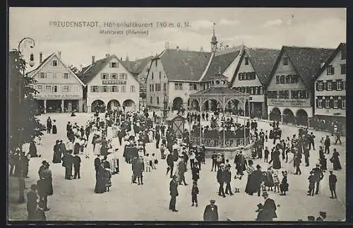 AK Freudenstadt, Blick über den Marktplatz