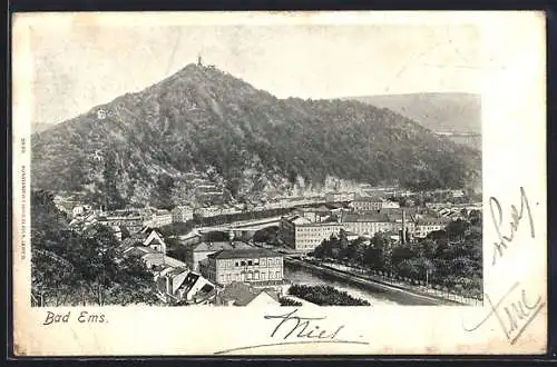 AK Bad Ems, Panorama über Ortschaft mit Fluss, Burg auf Berg