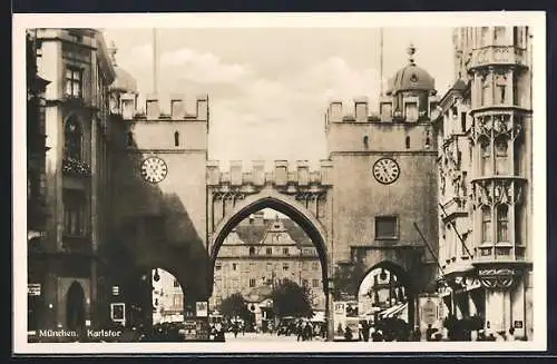 AK München, Karlstor mit Strassenpartie