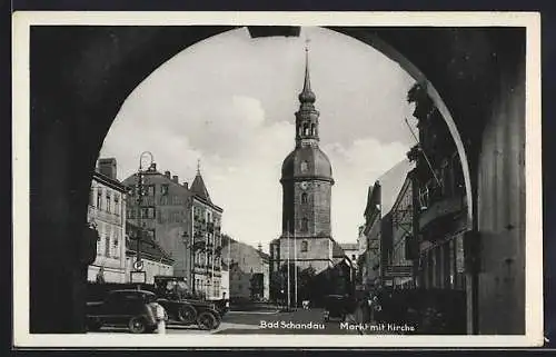 AK Bad Schandau, Markt mit Kirche und Automobilen