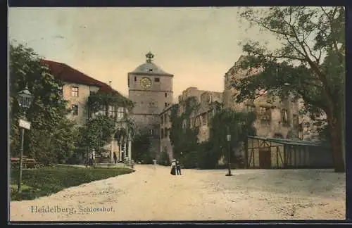 AK Heidelberg, Schlosshof mit Strassenpartie