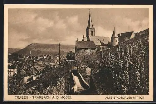 AK Traben-Trarbach a. d. Mosel, Alte Stadtmauer mit Tor