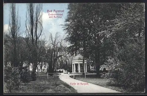 AK Bad Pyrmont, Erdbeertempel und Kurhaus, Partie im Kurpark