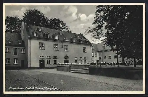 AK Dehrn /Lahn, Kinderheim Schloss Dehrn, Innenhof