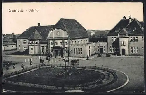 AK Saarlouis, Bahnhof mit Strassenpartie