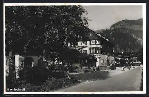 AK Bayrischzell, Strassenpartie am Hotel Alpenrose