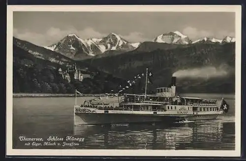 AK Thunersee, Raddampfer Blümlisalp mit Schloss Hünegg, Eiger, Mönch und Jungfrau