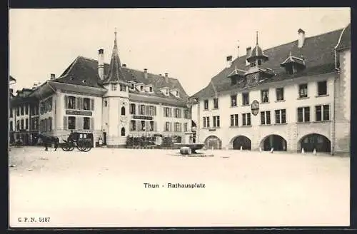 AK Thun, Hotel zur Krone am Rathausplatz mit Brunnen