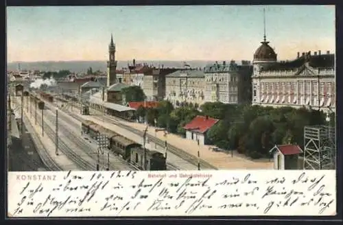 AK Konstanz / Bodensee, Bahnhof und Bahnhofstrasse mit Eisenbahnen