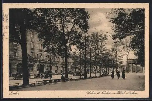 AK Berlin, Hotel Adlon in der Strasse unter den Linden