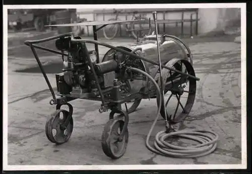 Fotografie unbekannter Fotograf und Ort, Hochdruckreiniger mit PLATZ Patria Z Motorpumpe