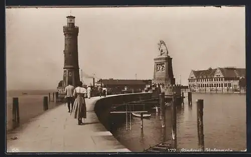 AK Lindau / Bodensee, Hafenmole mit Leuchtturm