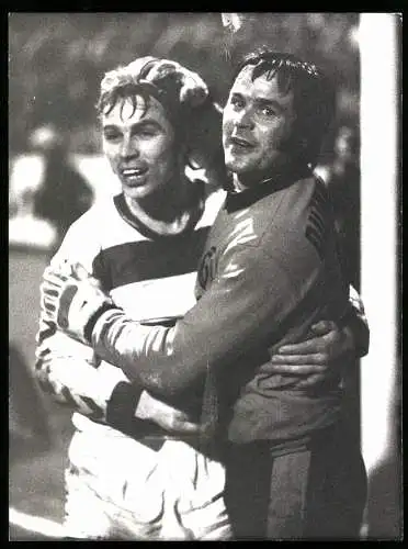 Fotografie Fussball-Bundesliga, Offenbacher Kickers vs. MSV Duisburg 3:3, Duisburger Dietz & TW Linders 1974