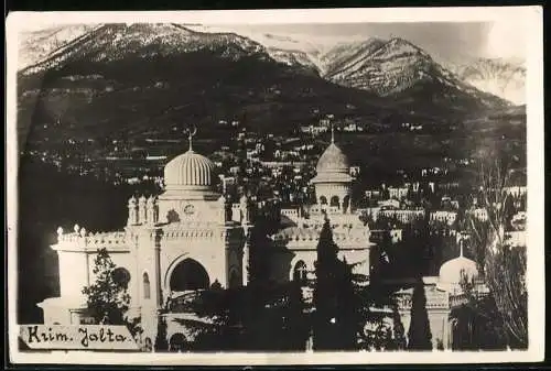 Fotografie unbekannter Fotograf, Ansicht Jalta, Blick über die Kirche nach der Stadt auf der Krim