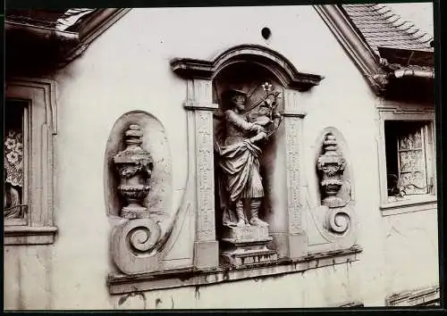 Fotografie unbekannter Fotograf, Ansicht Wien, Statue des Heiligen Josef am Invalidenhaus