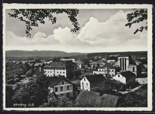 AK Attnang /O. D., Totalansicht mit Anlage, Turmgebäude und Fernblick aus der Vogelschau